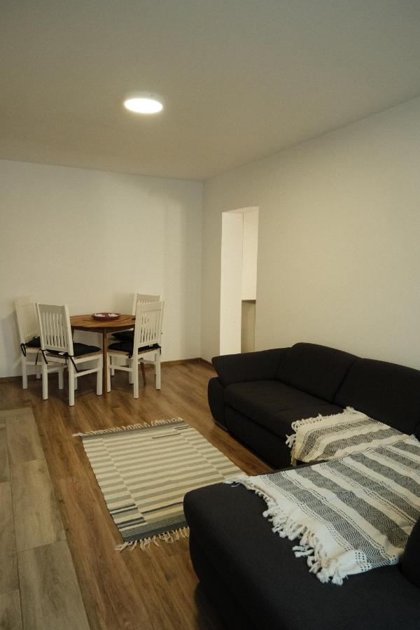 Godspeed Artist's Getaway Apartment *